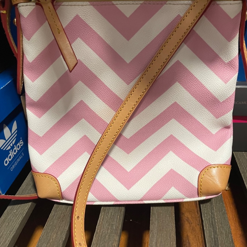 Dooney and Bourke crossbody - Picture 2 of 3
